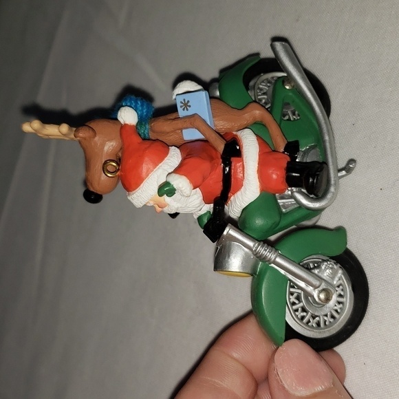 Vintage Hallmark  1987 Santa riding a motorcycle with reindeer - Picture 5 of 7